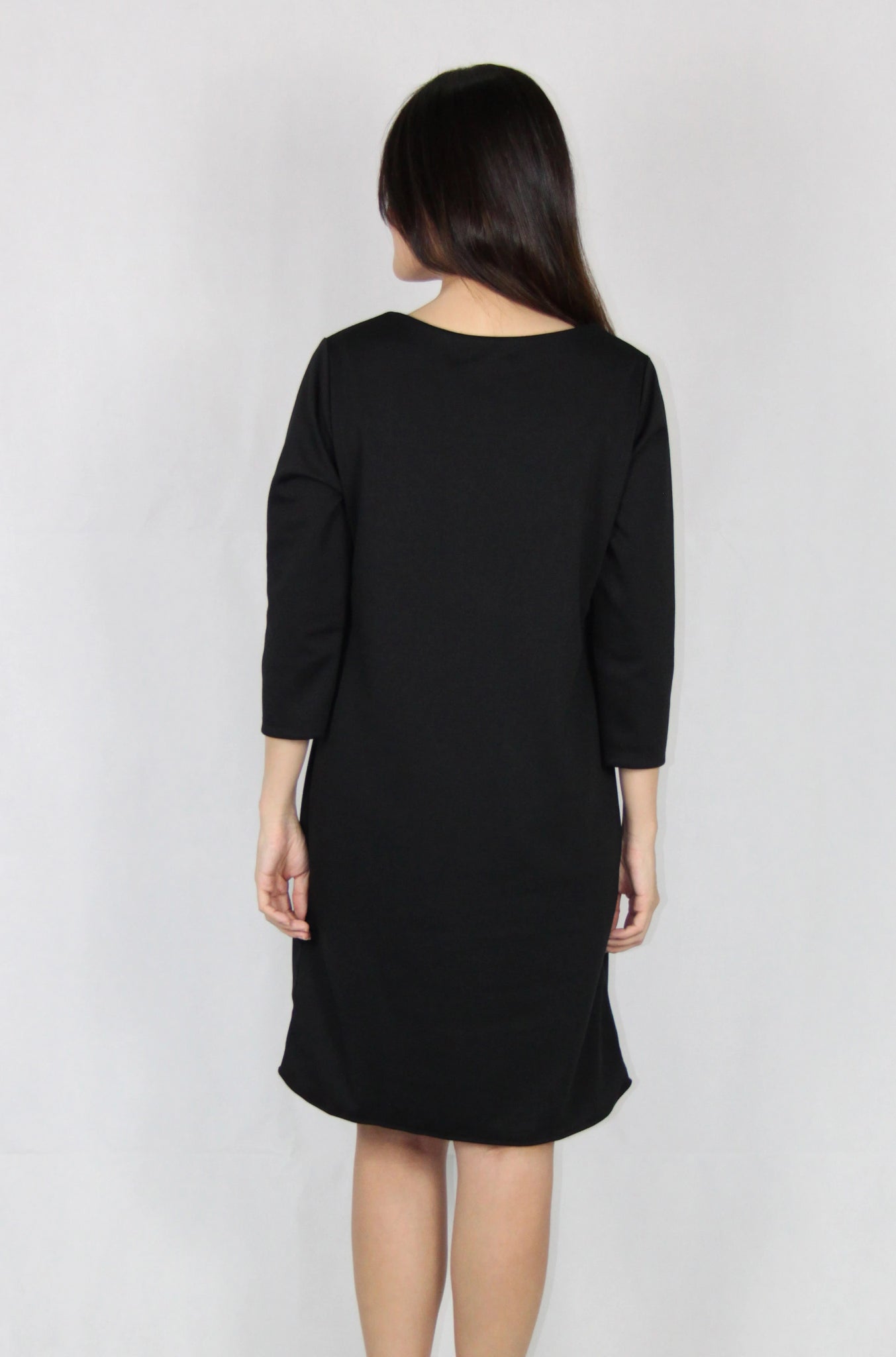 Basic Quarter Sleeve Loose Fit Dress in Black