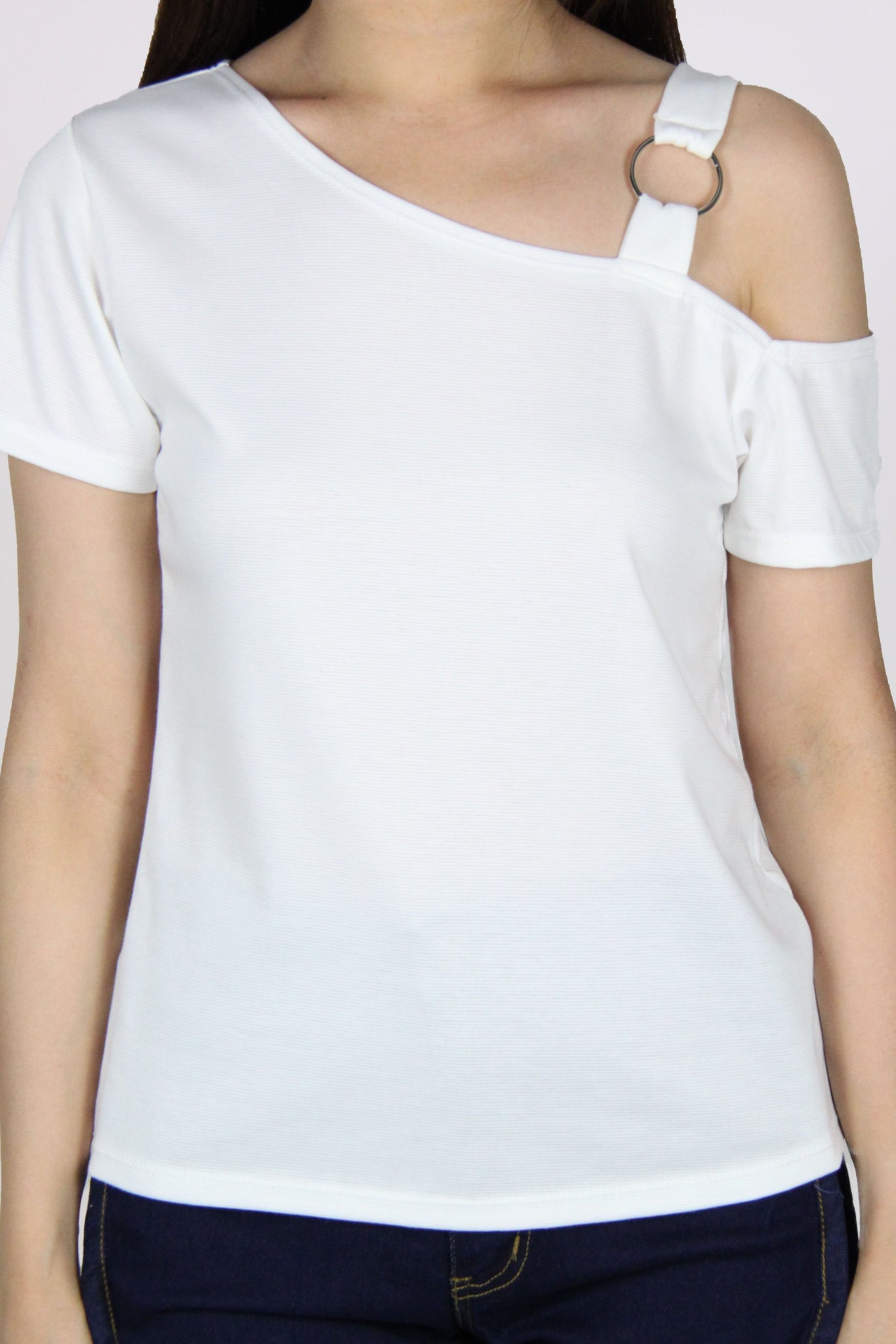 Diagonal Single Ring Cold Shoulder Top in White