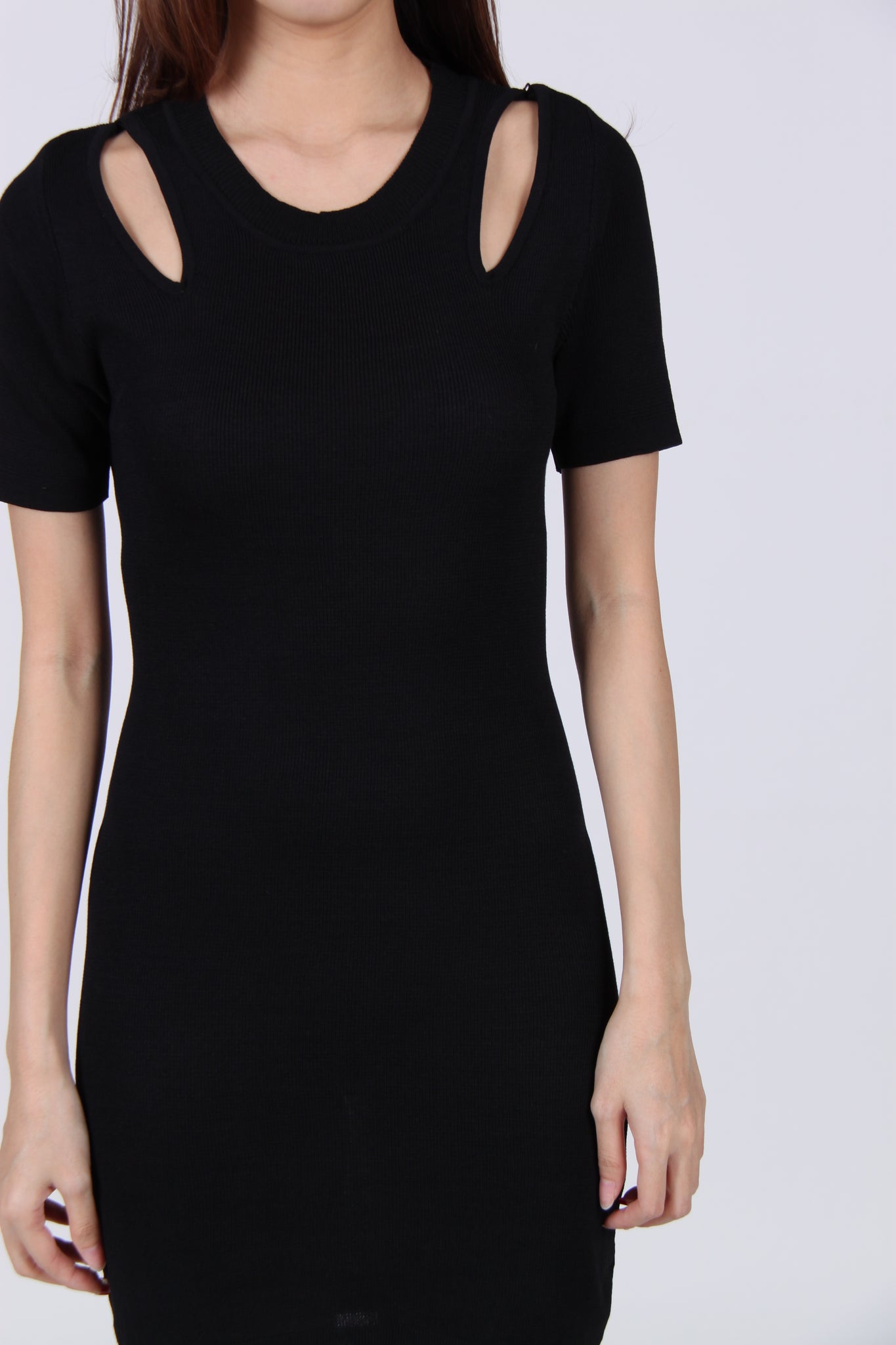 Sleeve Shoulder Back Cut-Out Bodycon Dress in Black
