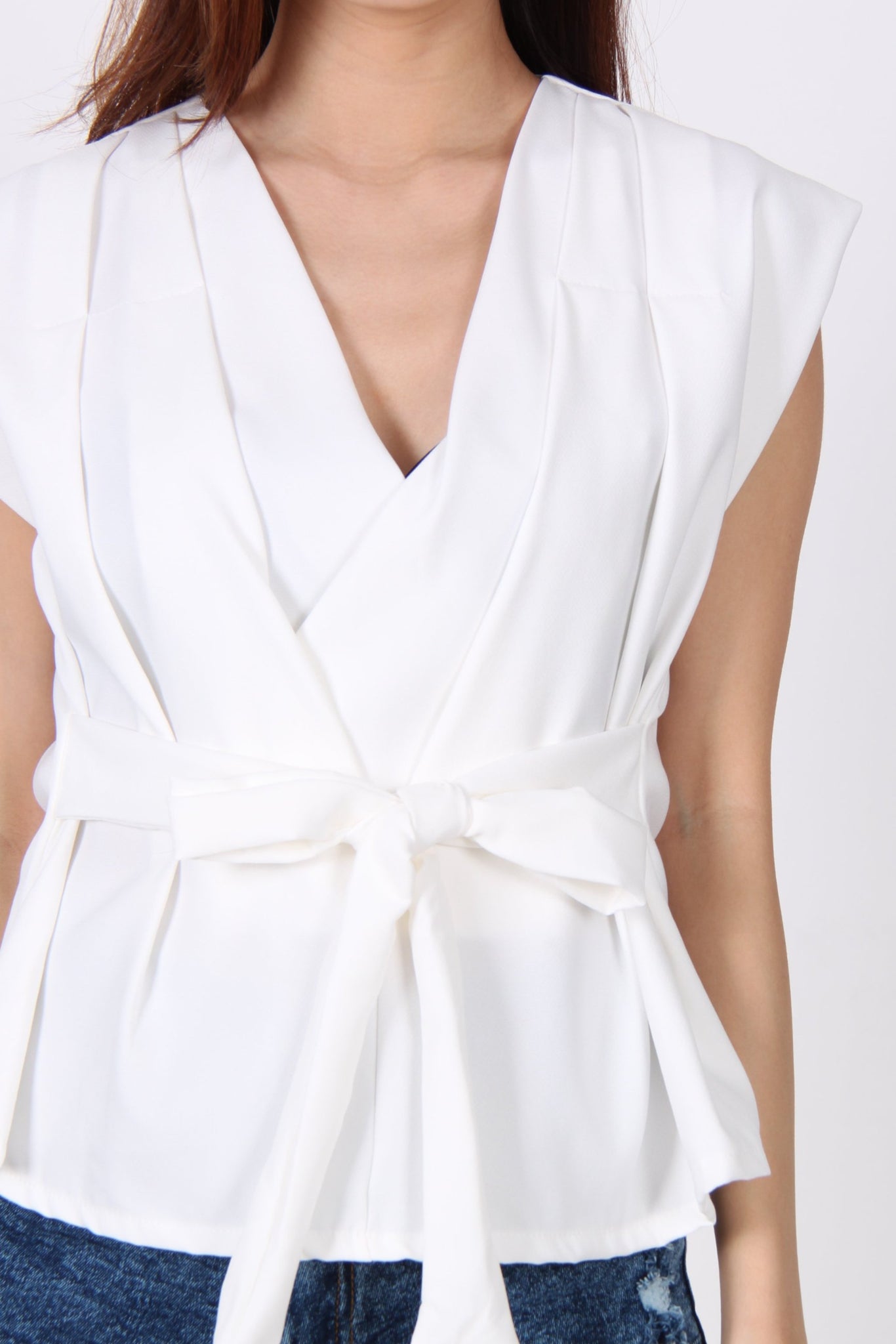 Front Tie V Neck Pleats Top In White