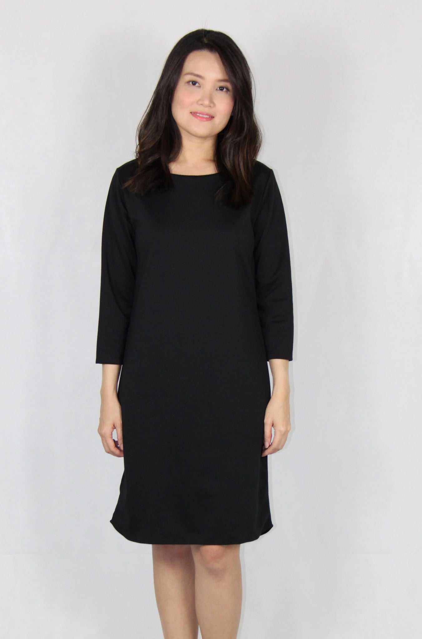 Basic Quarter Sleeve Loose Fit Dress in Black